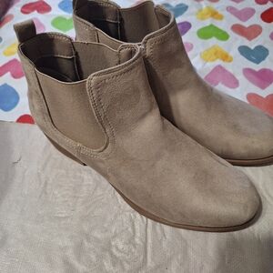 Elegant Beige Ankle Booties